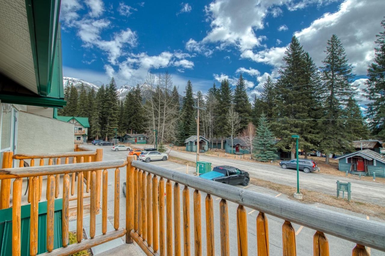 Beautiful Newly Reno 2Bdm 2 Bth Sleep Up To 6 Adults & Kids Mountain View Townhouse Suite Канмор Экстерьер фото