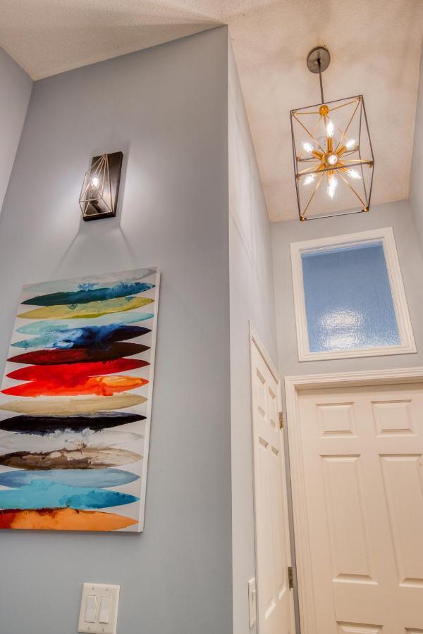 Beautiful Newly Reno 2Bdm 2 Bth Sleep Up To 6 Adults & Kids Mountain View Townhouse Suite Канмор Экстерьер фото