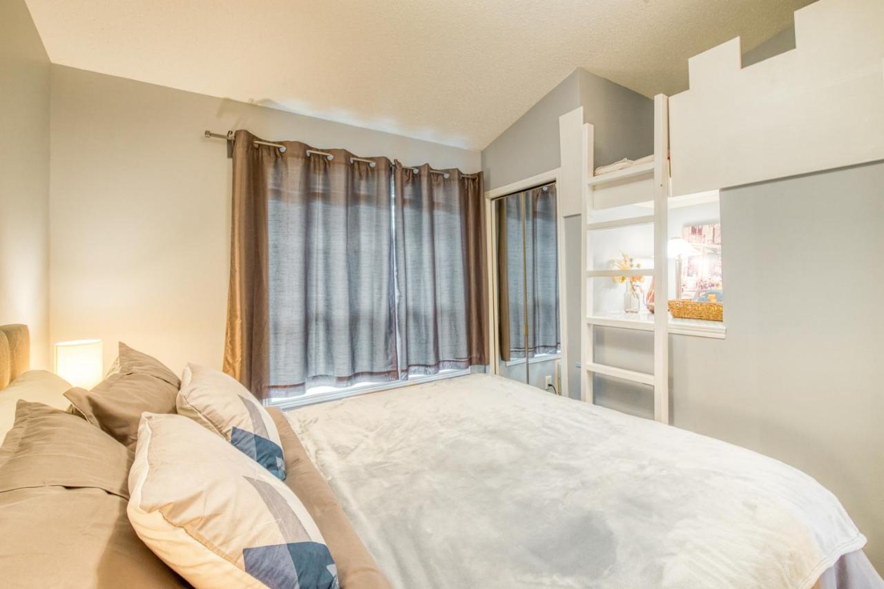 Beautiful Newly Reno 2Bdm 2 Bth Sleep Up To 6 Adults & Kids Mountain View Townhouse Suite Канмор Экстерьер фото